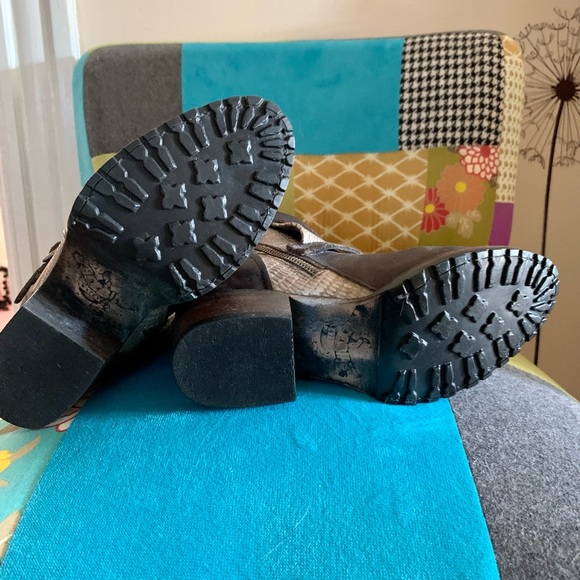 Freebird by Steven Apex Boot - Picture 5 of 7